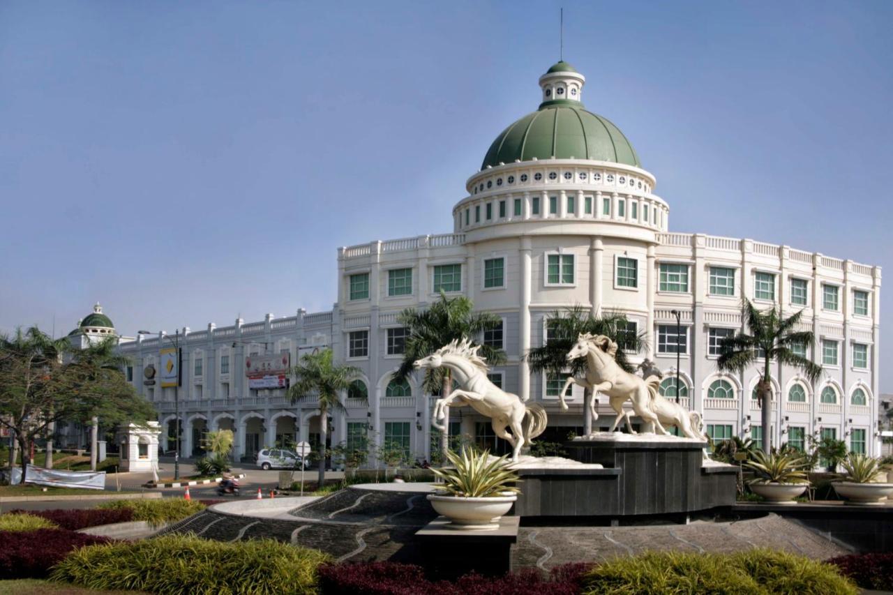 President Executive Club Hotel Cikarang Buitenkant foto
